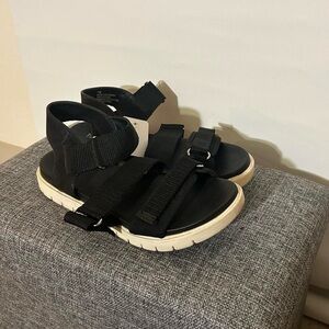 Mia girl black and white sandals